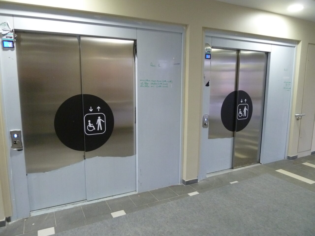 Signalétique (sticker identification ascenseur)